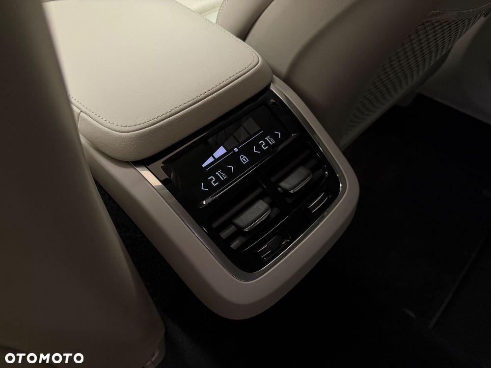 Volvo S90 B5 D AWD Inscription - 29
