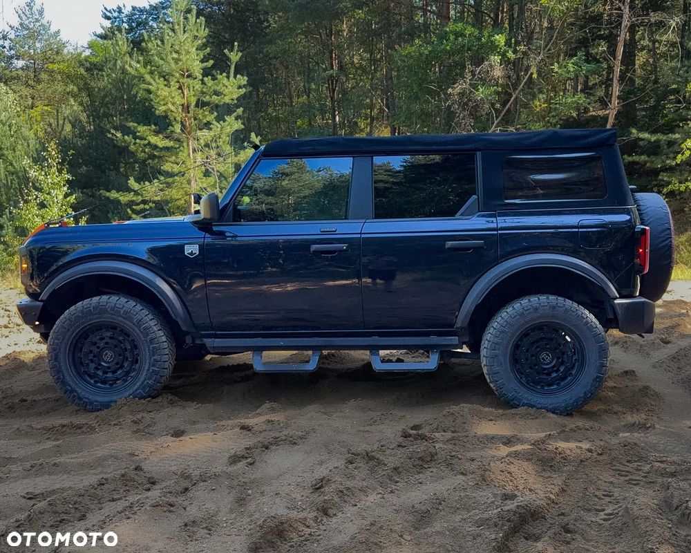Ford Bronco - 4