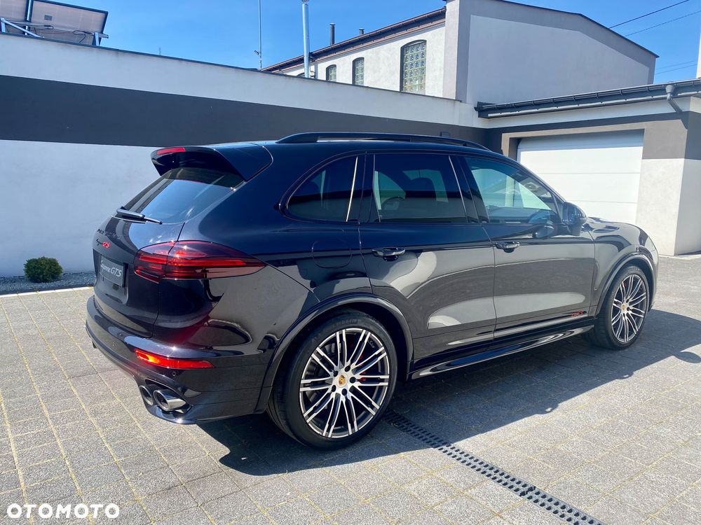 Porsche Cayenne GTS - 8