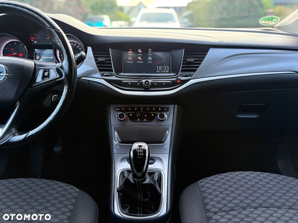 Opel Astra 1.4 T Dynamic S&S - 28