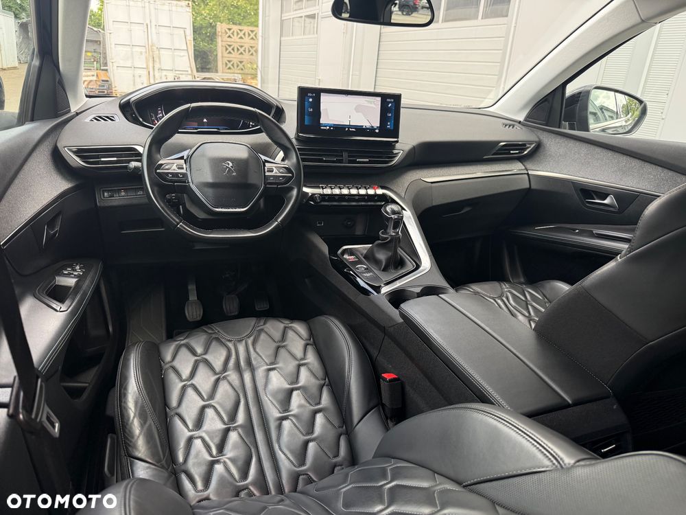Peugeot 3008 1.2 PureTech Allure S&S - 23