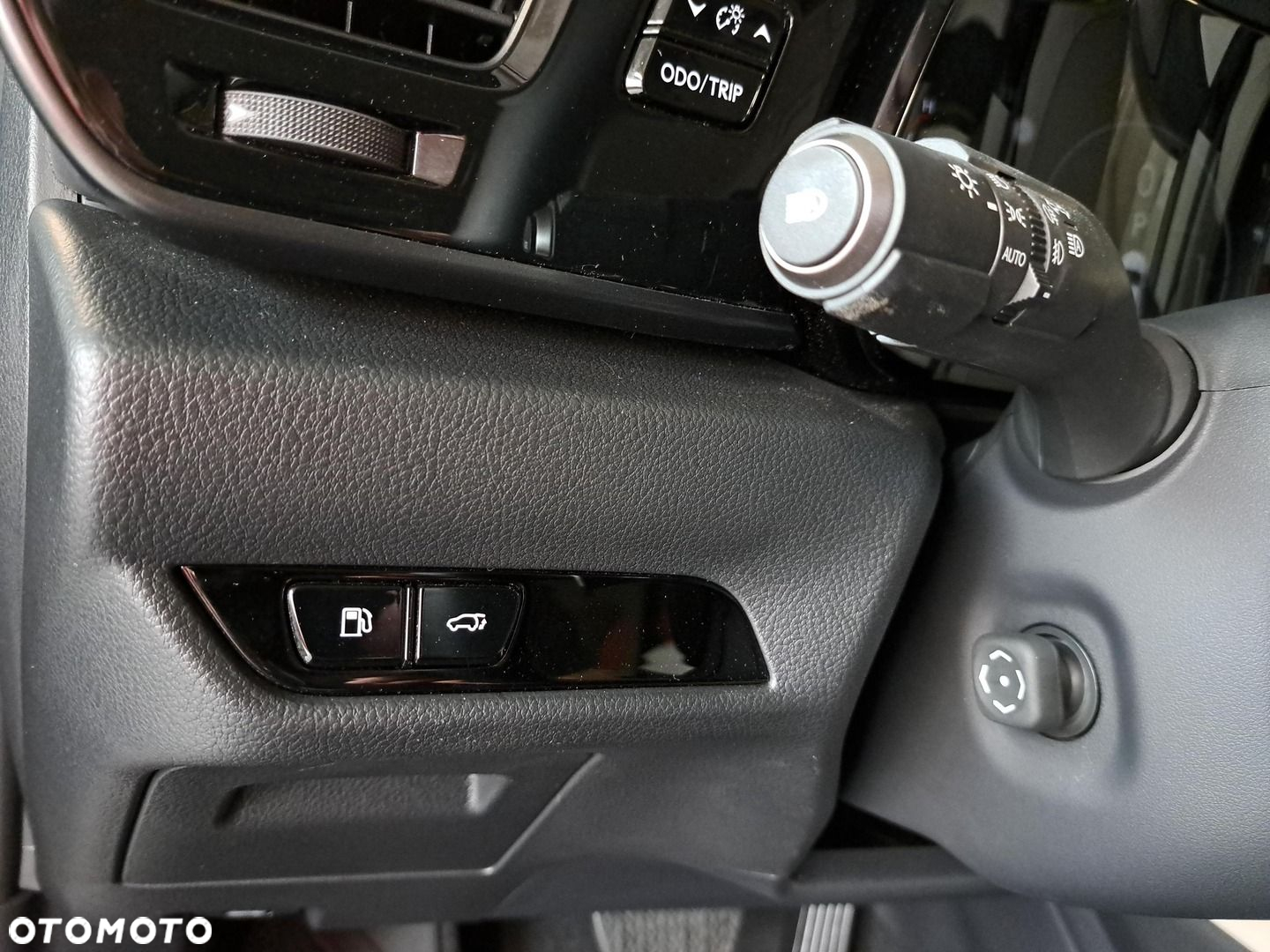 Lexus NX 350h Omotenashi AWD - 33