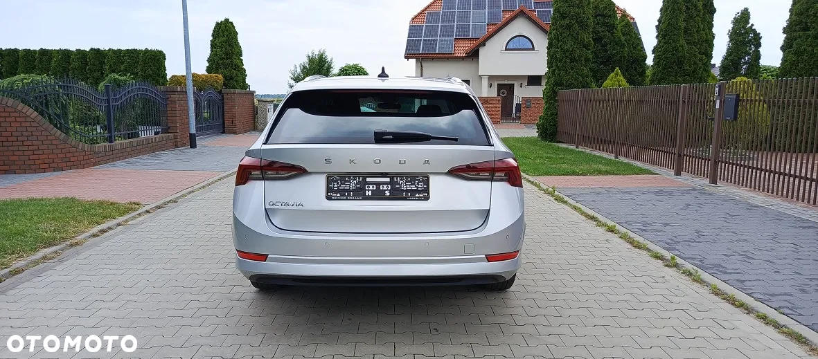 Skoda Octavia Combi 2.0 TDI DSG Exclusive Plus - 4