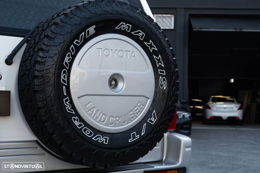 Toyota Land Cruiser 3.0 TD Pack 2 - 9