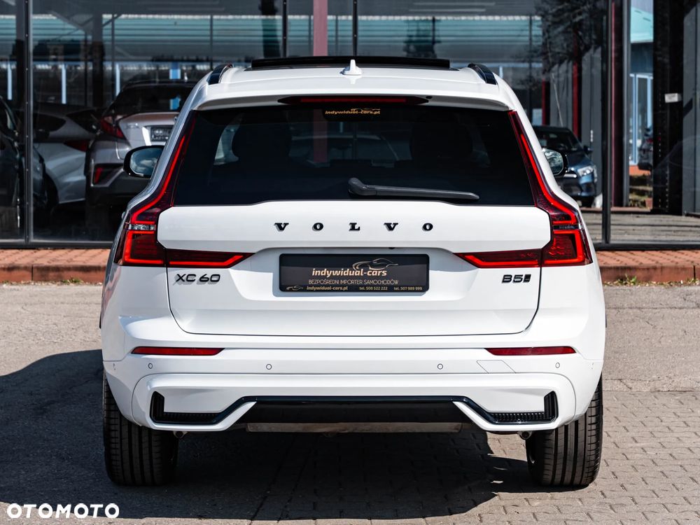 Volvo XC 60 B5 B AWD Plus Dark - 17