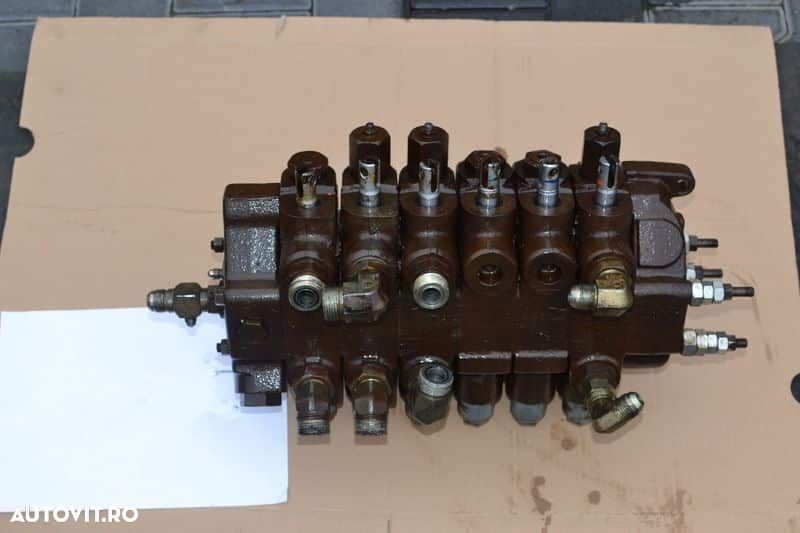 Distribuitor hidraulic pentru case 580 lps - 1