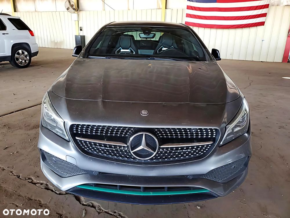 Mercedes-Benz CLA - 2
