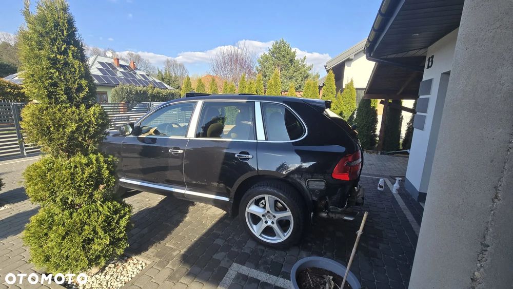 Porsche Cayenne - 4