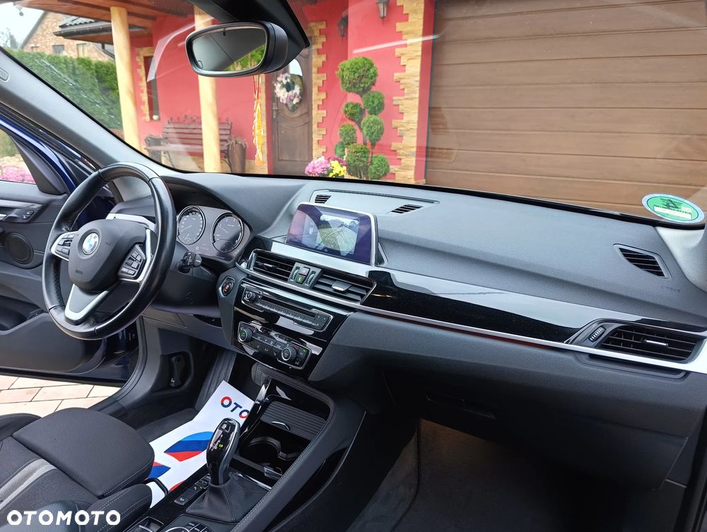 BMW X1 xDrive18d Sport Line - 38