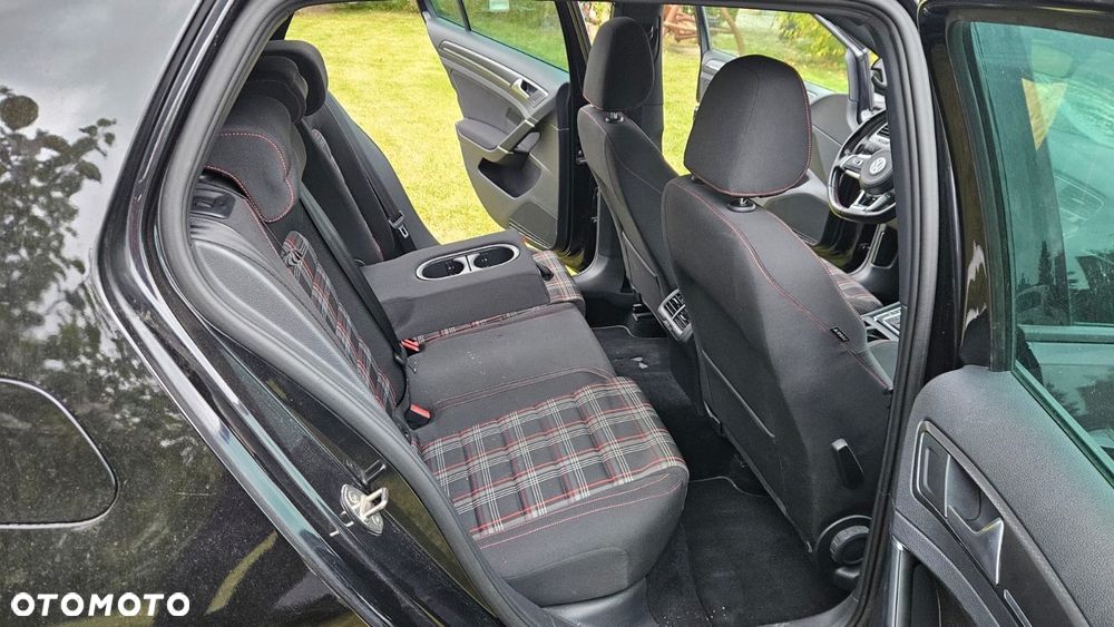 Volkswagen Golf VIII 2.0 TSI GTI DSG - 20