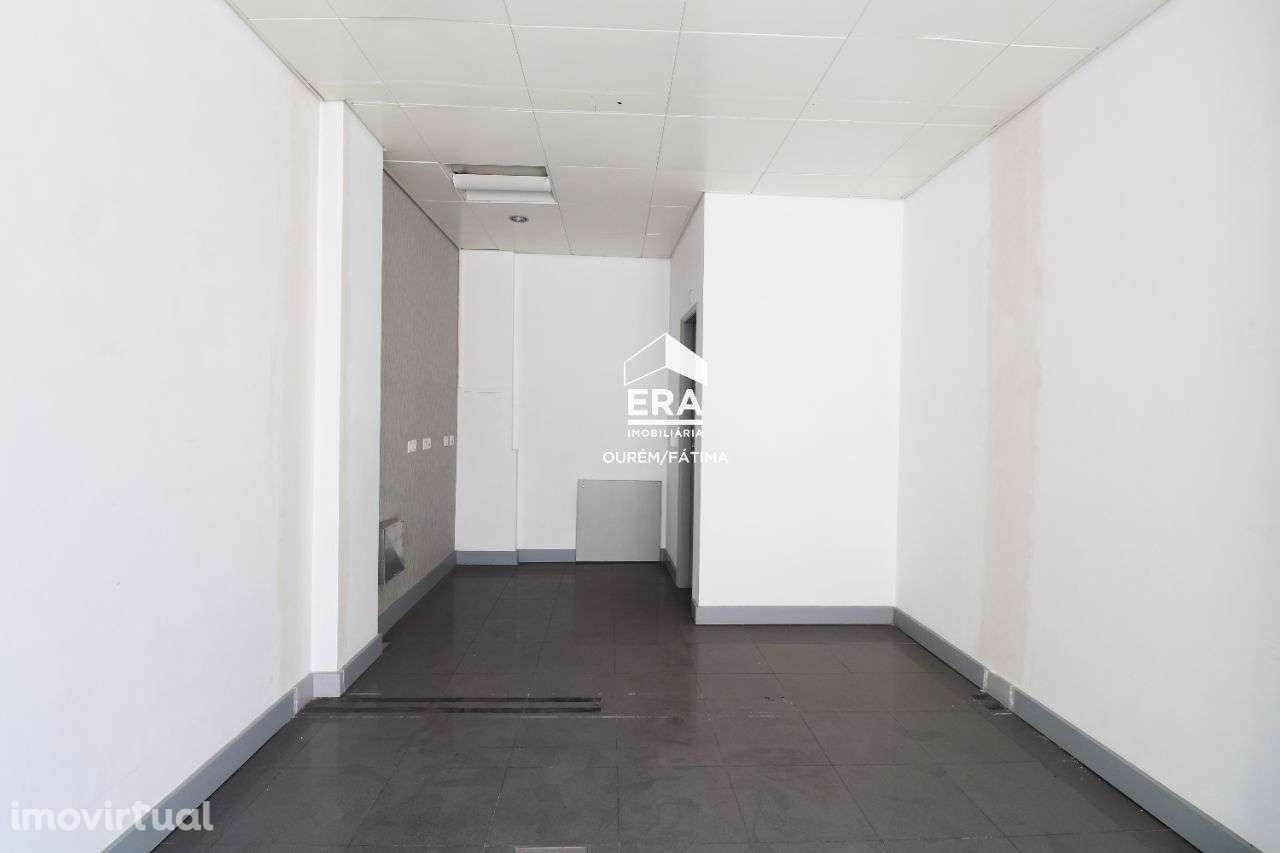 Loja localizada no Centro da Cidade de Ourém - Grande imagem: 4/22