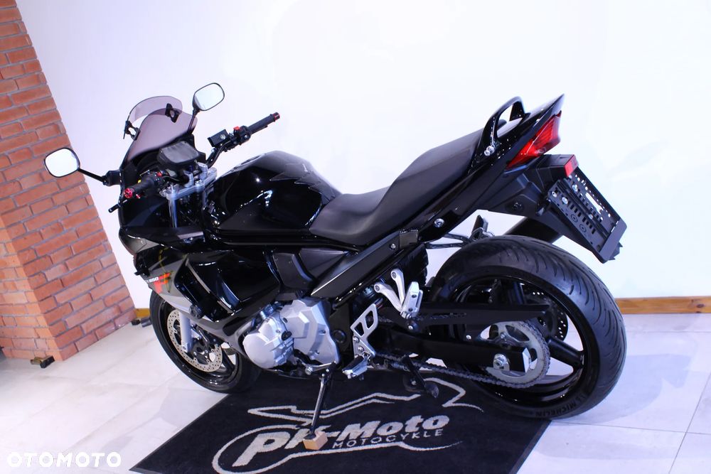 Suzuki GSX - 7