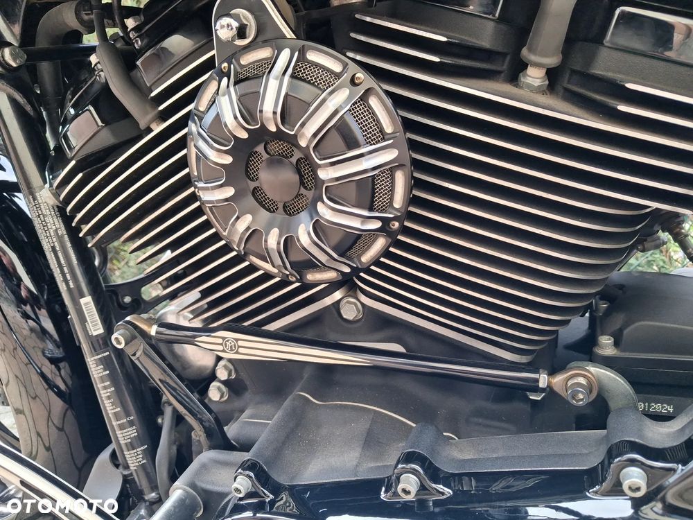 Harley-Davidson Touring Street Glide - 18