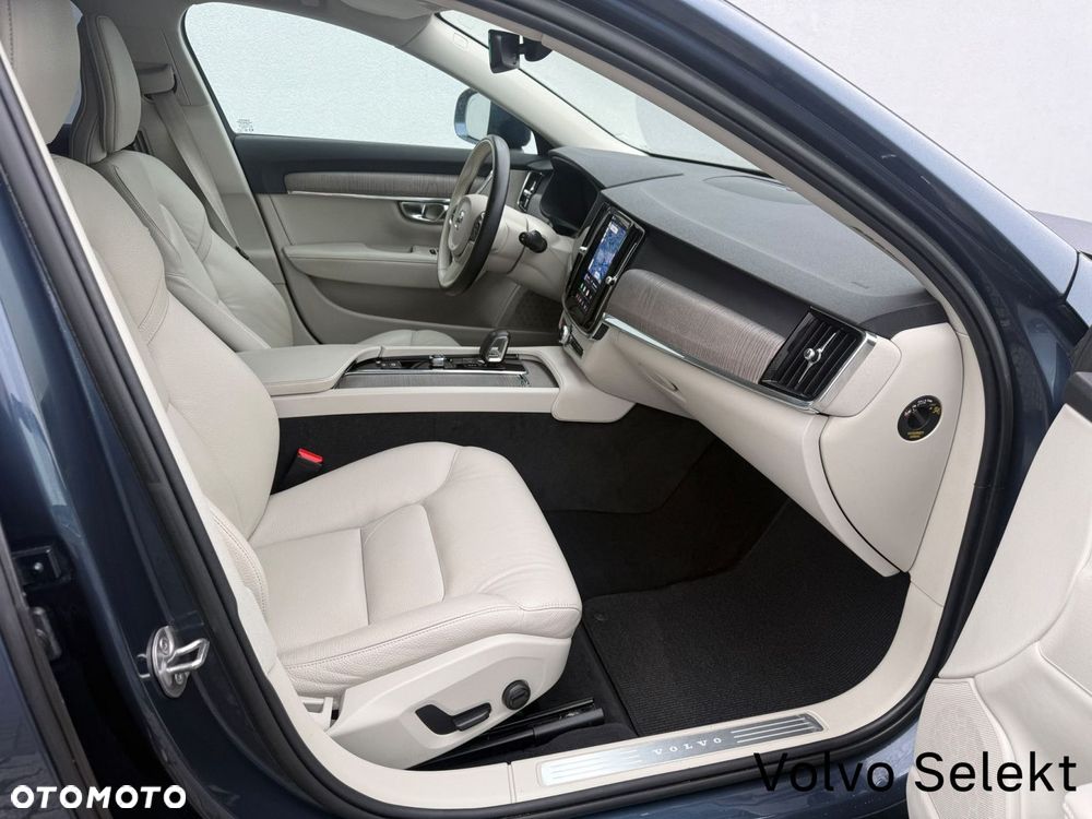 Volvo V90 Cross Country - 32