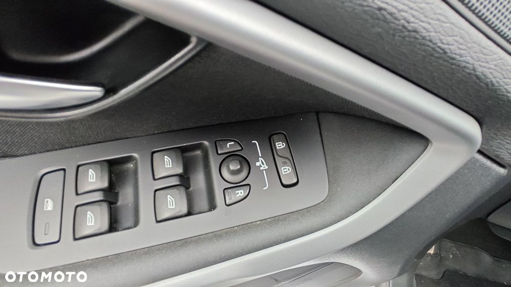 Volvo V40 D3 Drive-E SCR Momentum - 7