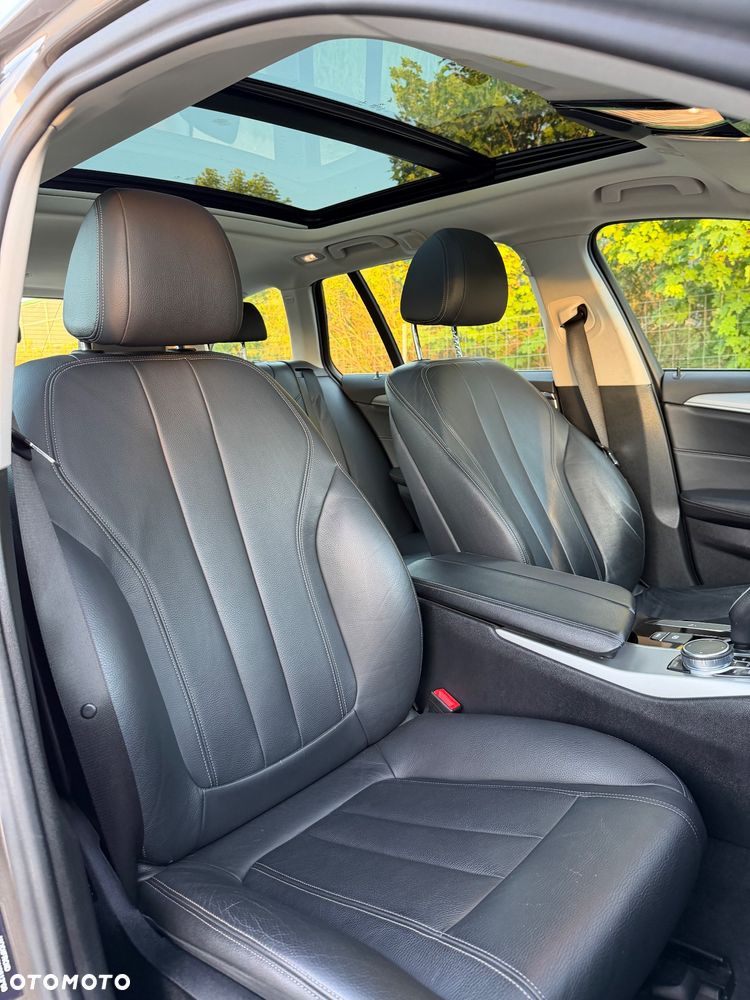 BMW Seria 5 520d xDrive Luxury Line sport - 25