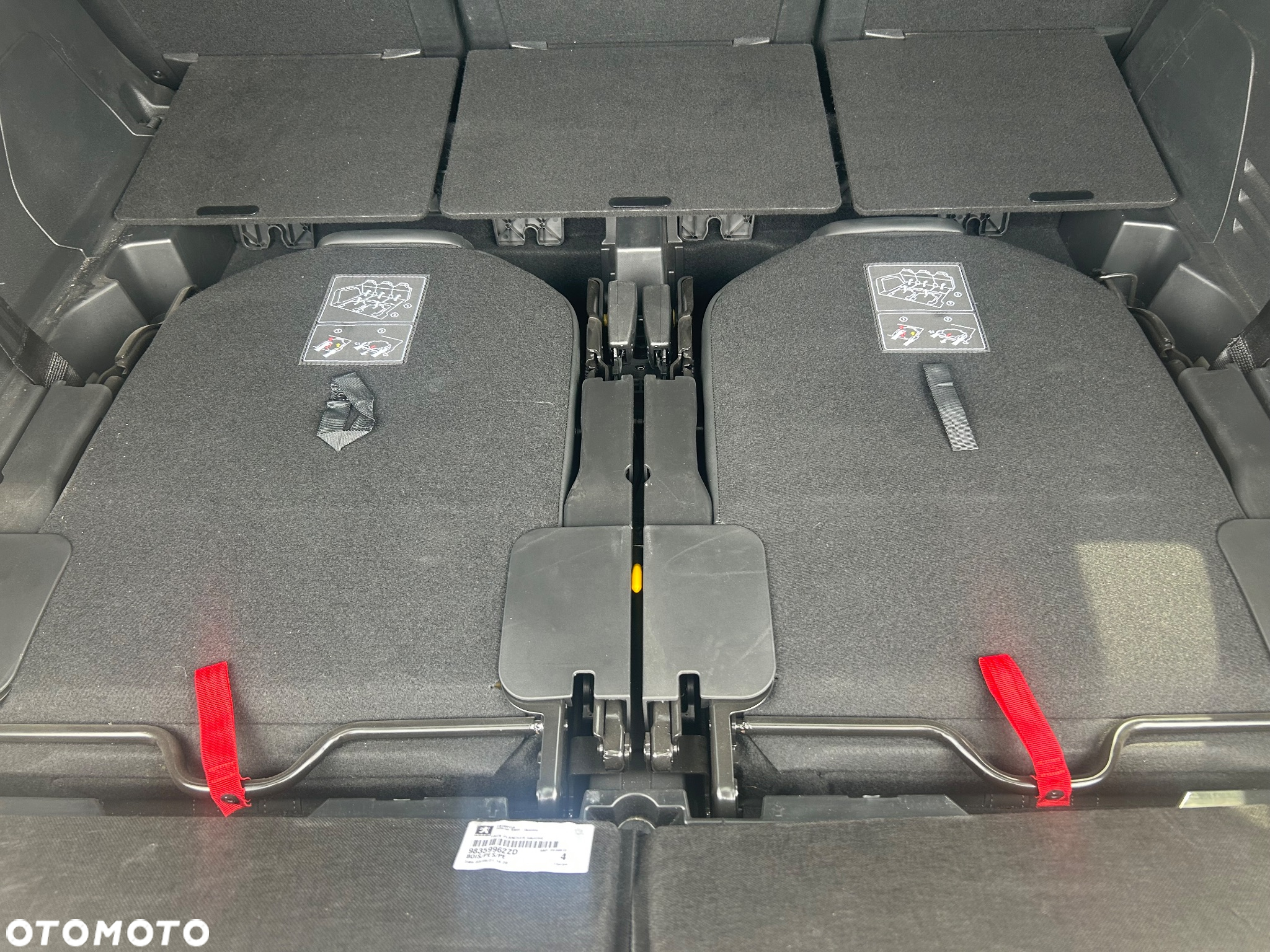 Peugeot 5008 BlueHDI 180 EAT8 GT - 12