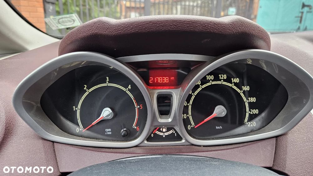 Ford Fiesta 1.6 TDCi Platinium X - 8