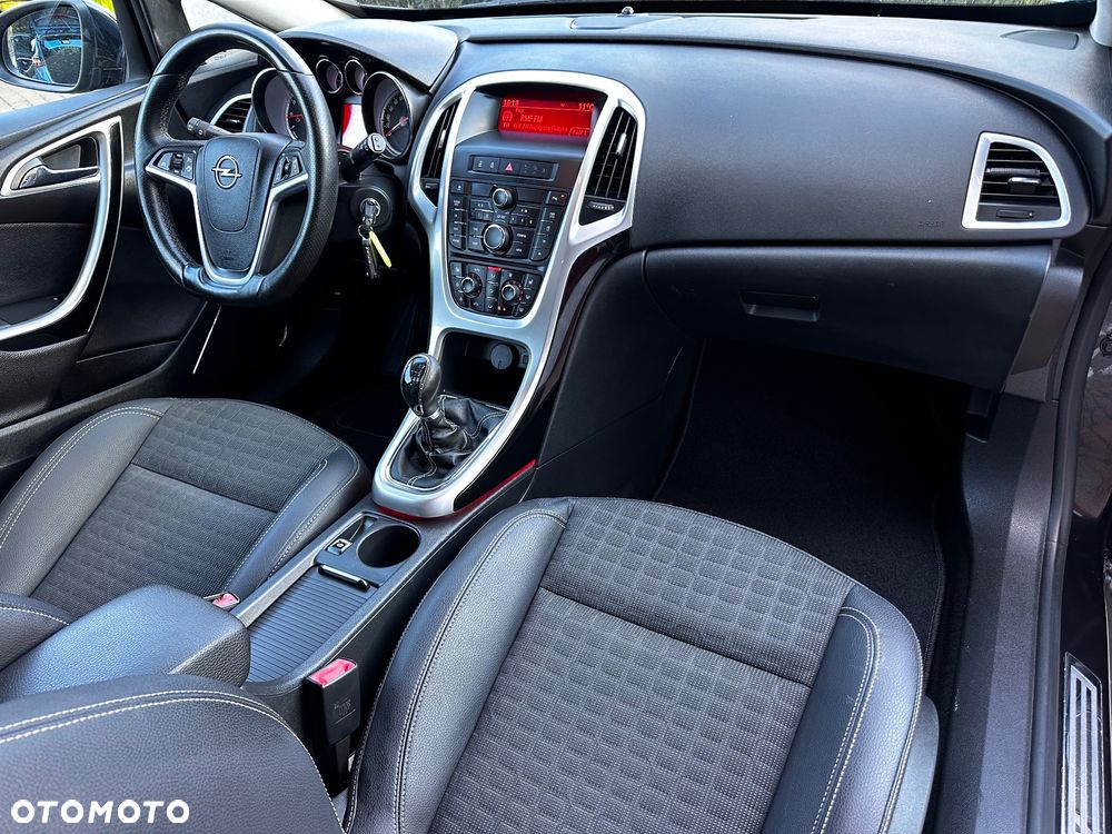 Opel Astra 1.6 Turbo Innovation - 28