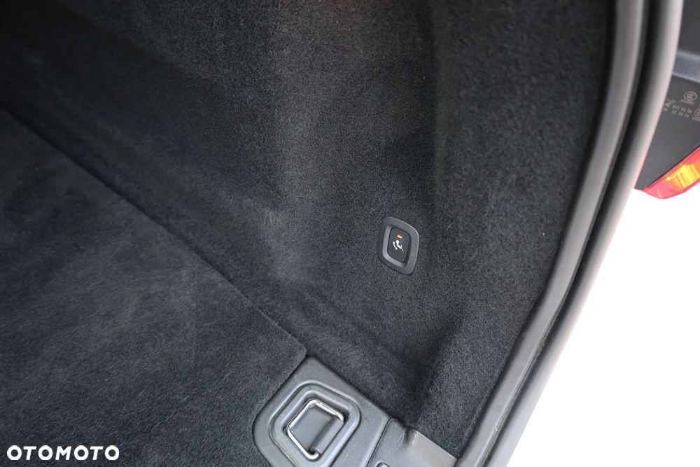 Volvo XC 60 T6 AWD Recharge Geartronic RDesign - 33