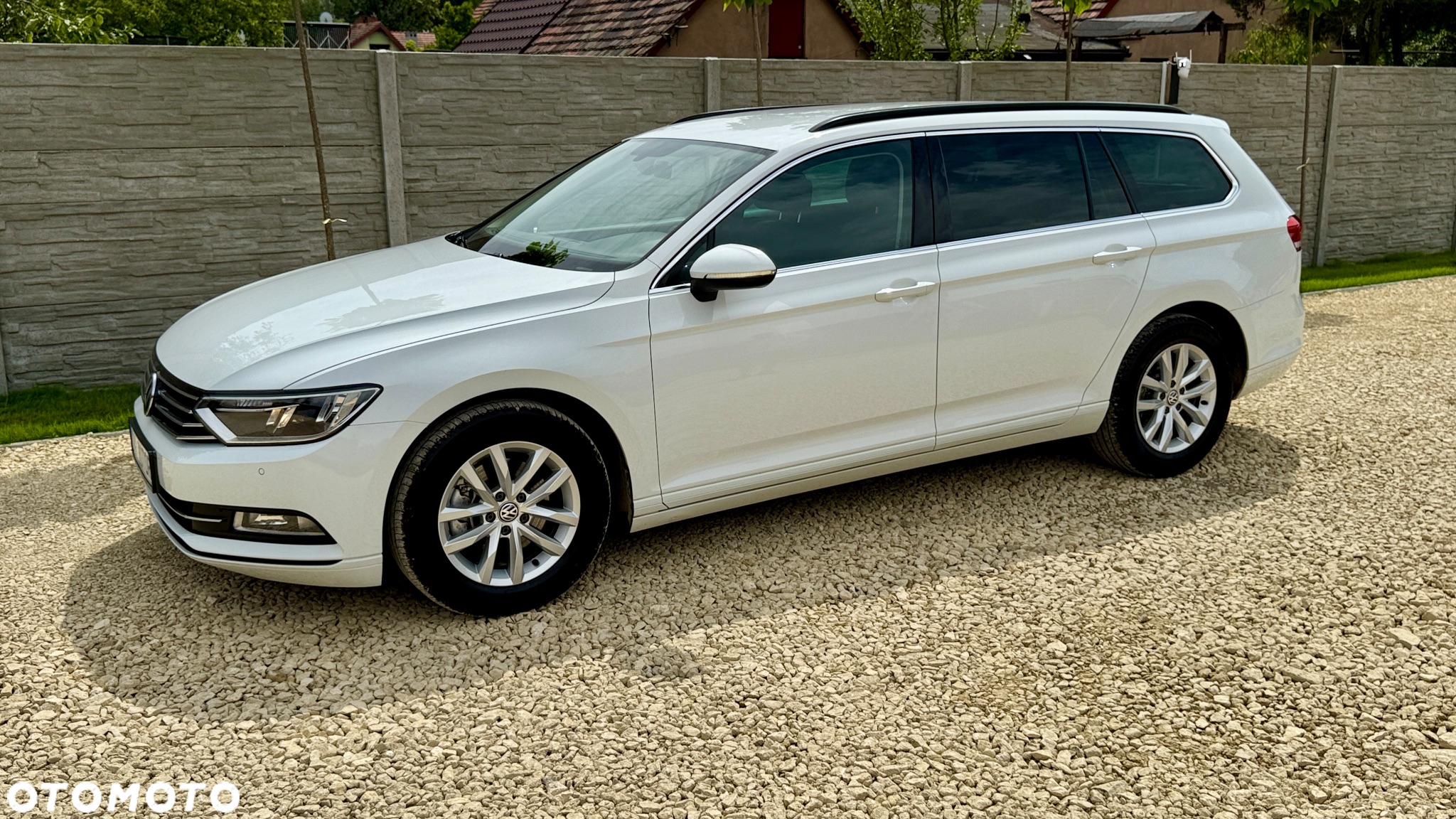 Volkswagen Passat Variant 1.6 TDI SCR DSG Comfortline - 8