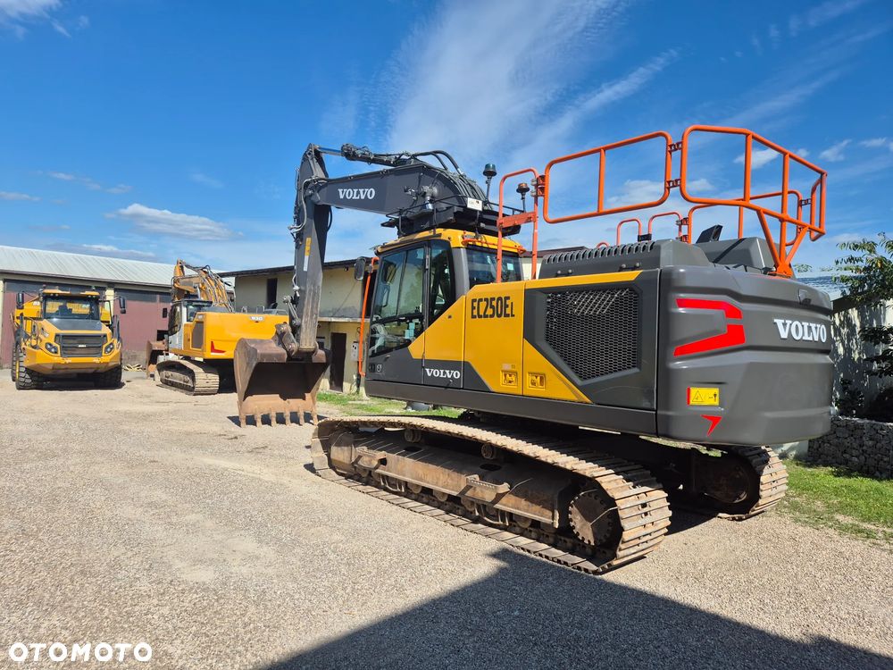 Volvo EC 250 EL - 7