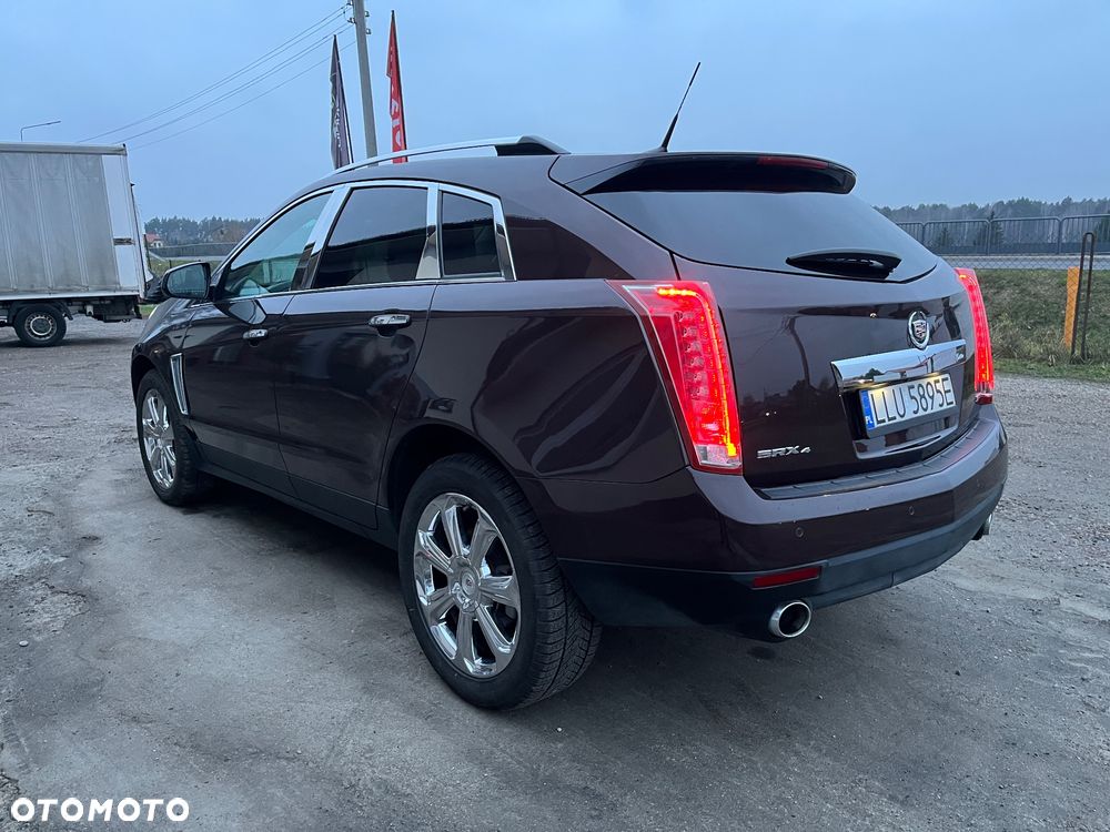 Cadillac SRX - 8