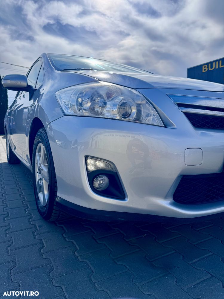 Toyota Auris 1.8 L VVT-i HSD Sol - 12