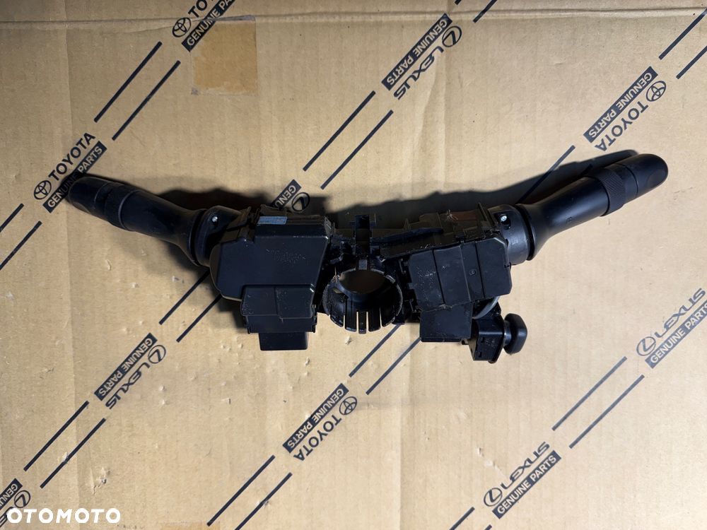 Przełącznik kierunkowskazów, wycieraczek Lexus RX450h 09-15r. Nr. 48170-13F399. - 2