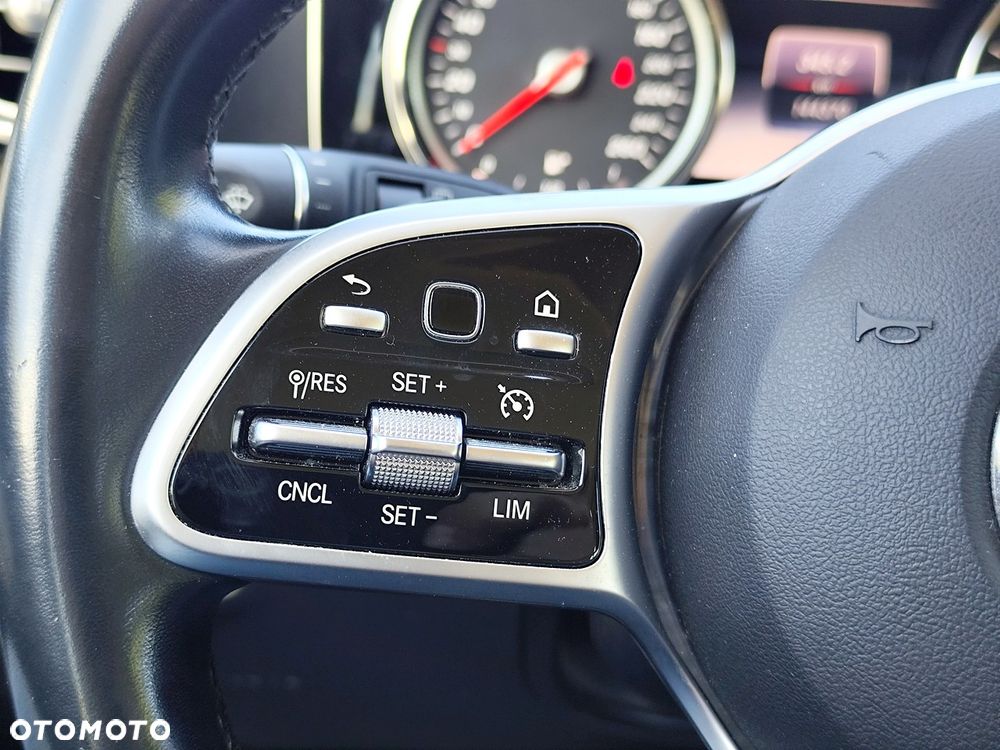 Mercedes-Benz Klasa E 220 d 4-Matic 9G-TRONIC - 14