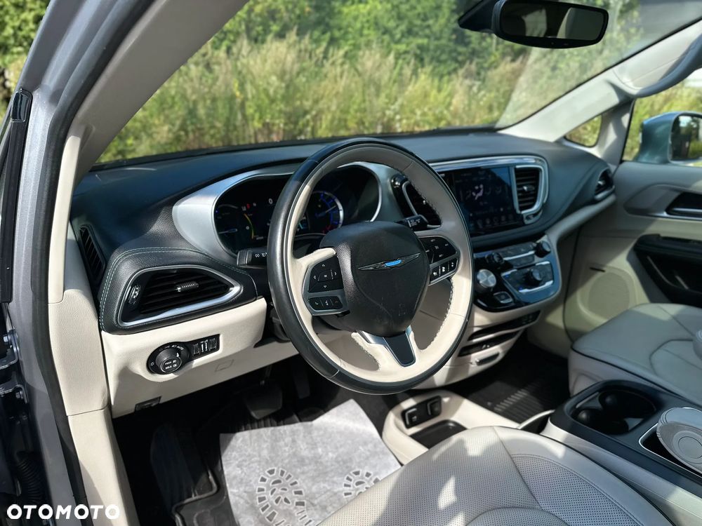 Chrysler Pacifica - 10
