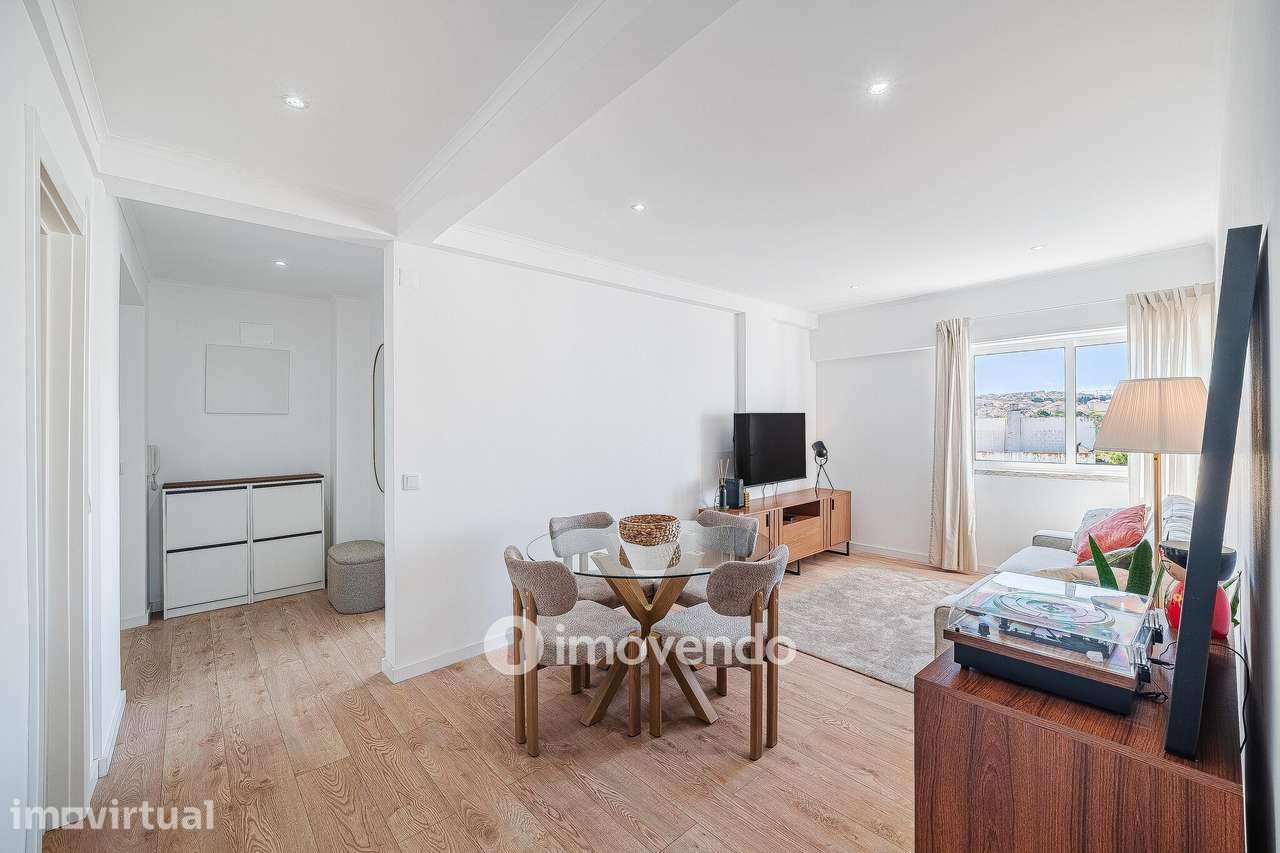 Apartamento T1 totalmente renovado, com luz natural, na Amadora - Grande imagem: 3/36