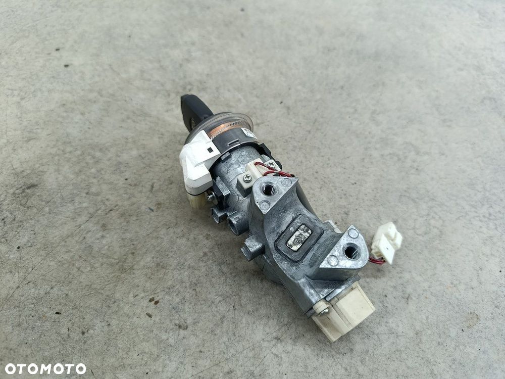 STACYJKA SUBARU FORESTER III 88215AG000  X1T25971 2.0 D - 9