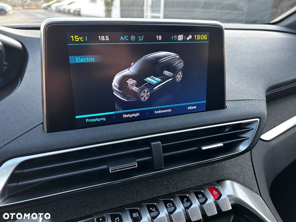 Peugeot 3008 1.6 PureTech HYbrid4 GT Line S&S EAT8 - 27