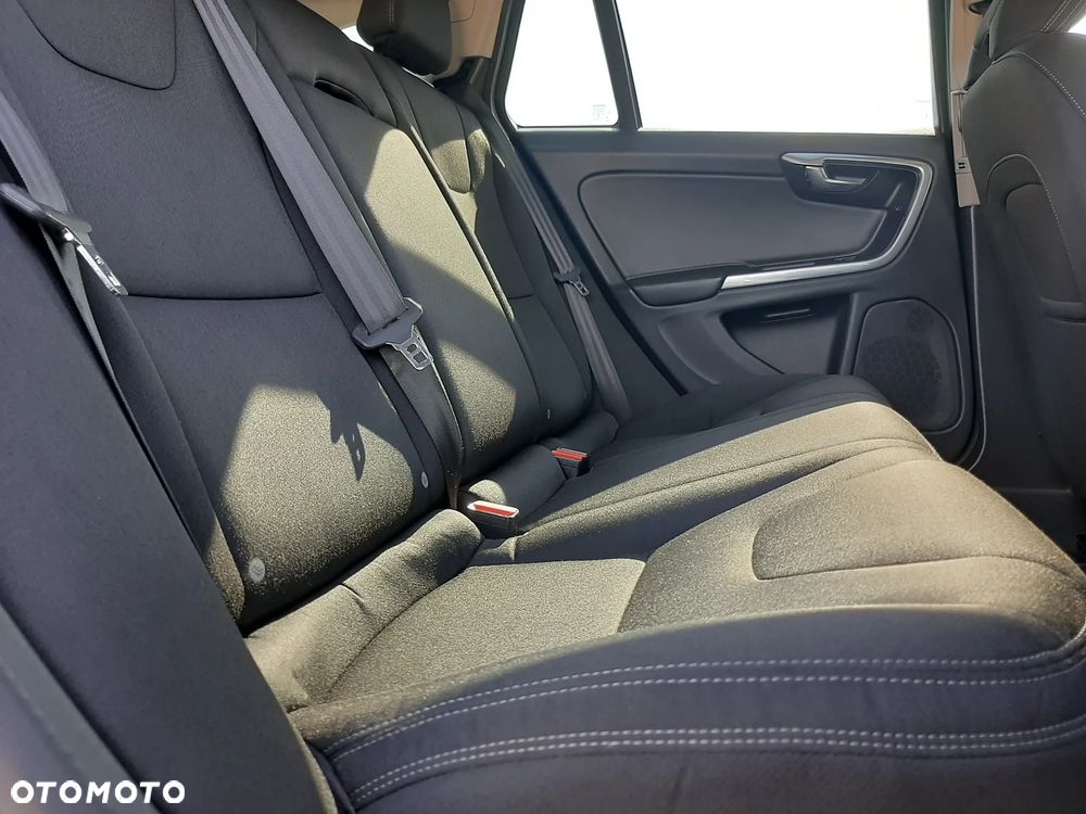 Volvo V60 D3 Momentum - 31