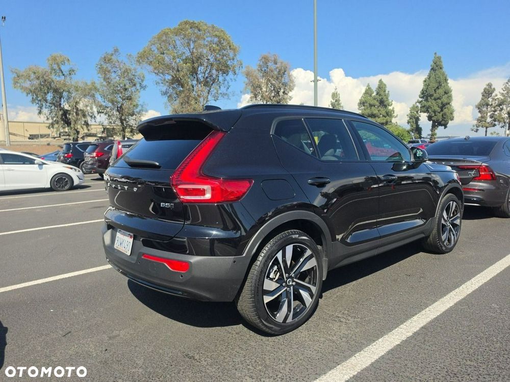 Volvo XC 40 B5 AWD Ultimate Dark - 4