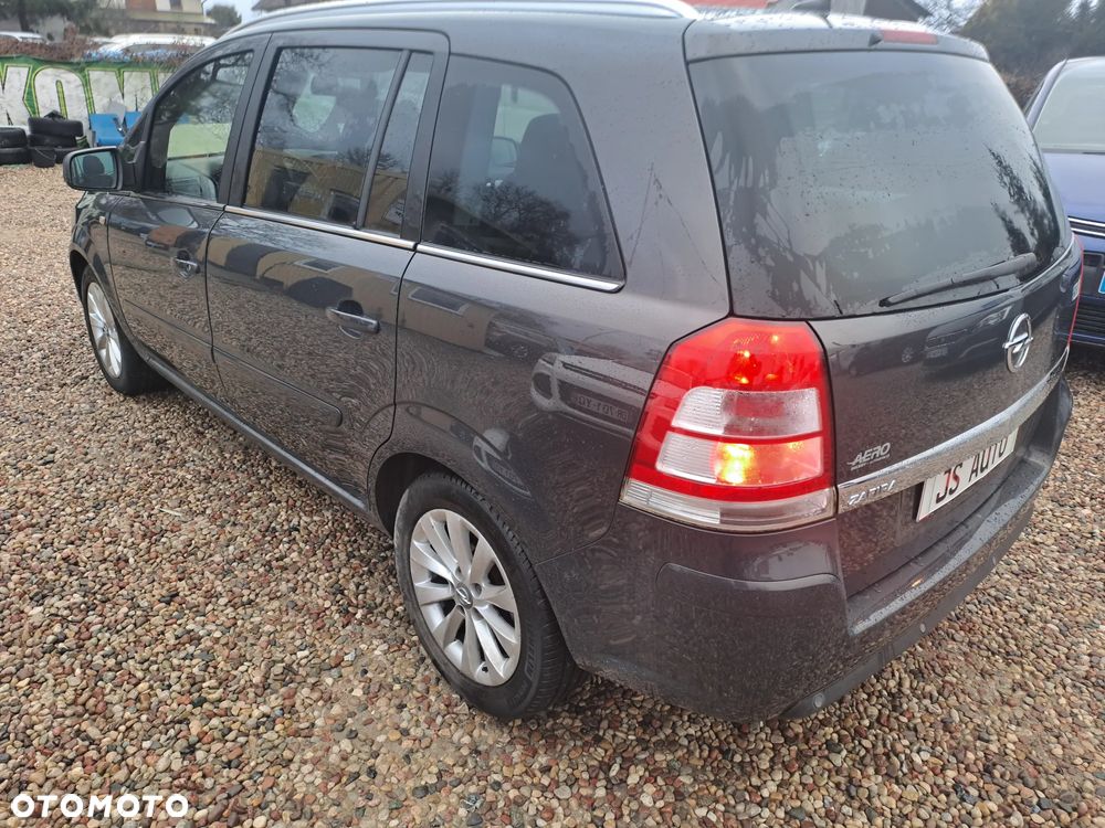 Opel Zafira 1.8 Family Plus - 2
