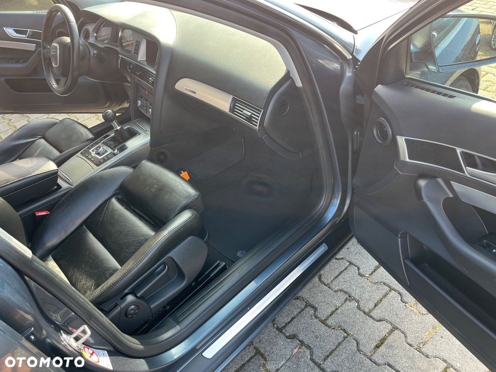 Audi A6 Avant 2.4 Quattro - 25