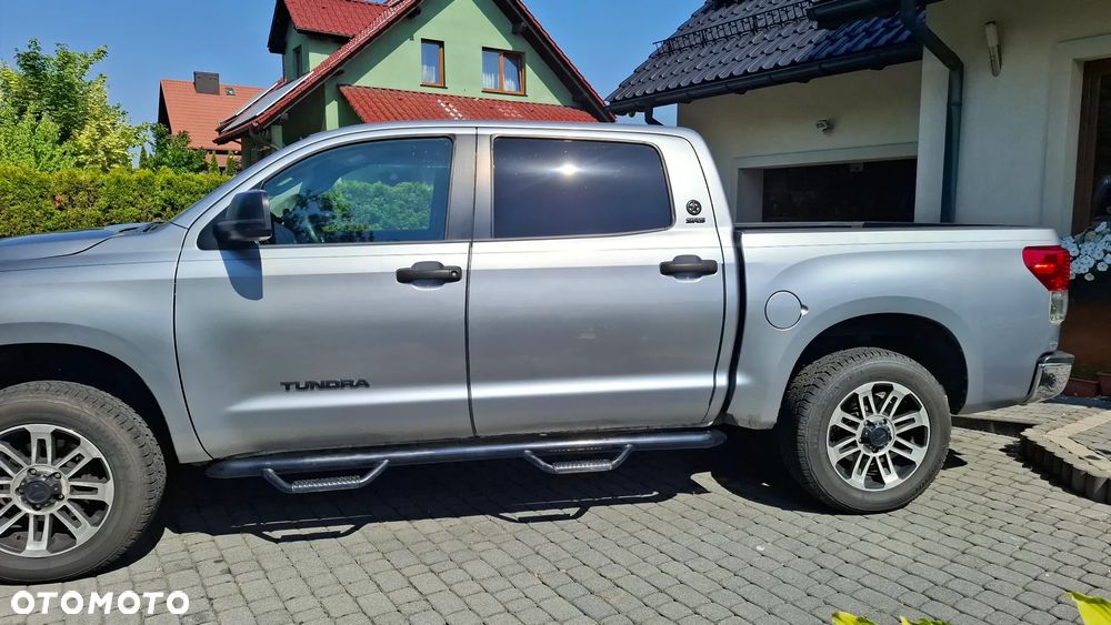 Toyota Tundra - 4
