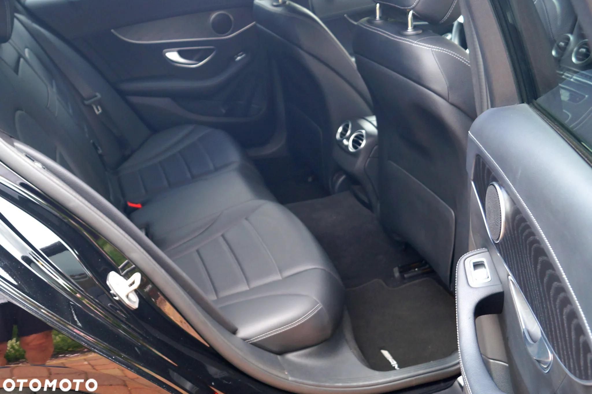 Mercedes-Benz Klasa C 250 d 4Matic T 9G-TRONIC AMG Line - 24