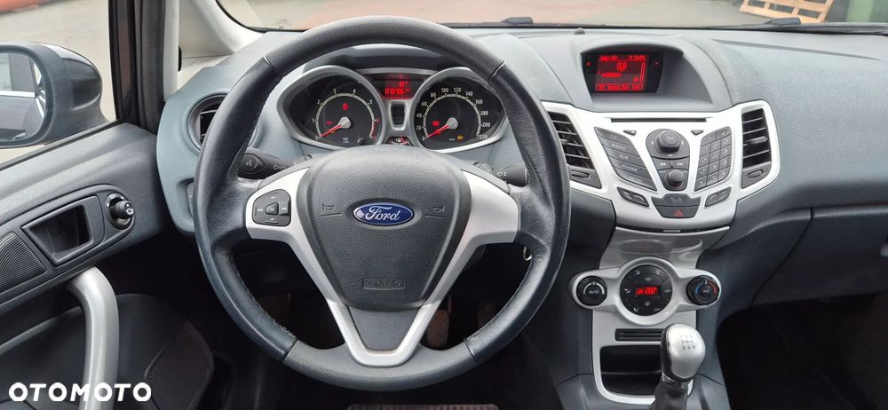 Ford Fiesta - 12