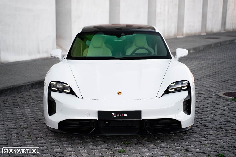 Porsche Taycan Turbo S - 16