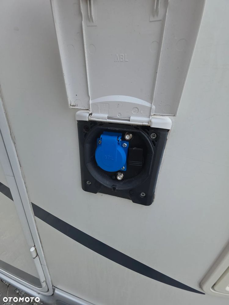 Chausson Flash 28 Polintegra opuszczane lóżko 6.99m - 19