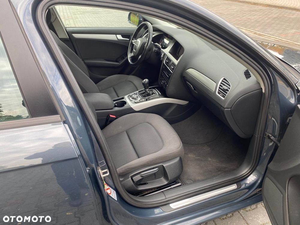 Audi A4 Limousine - 10