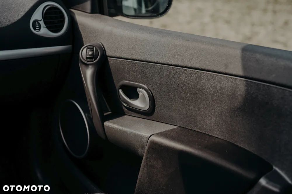 Renault Clio - 18