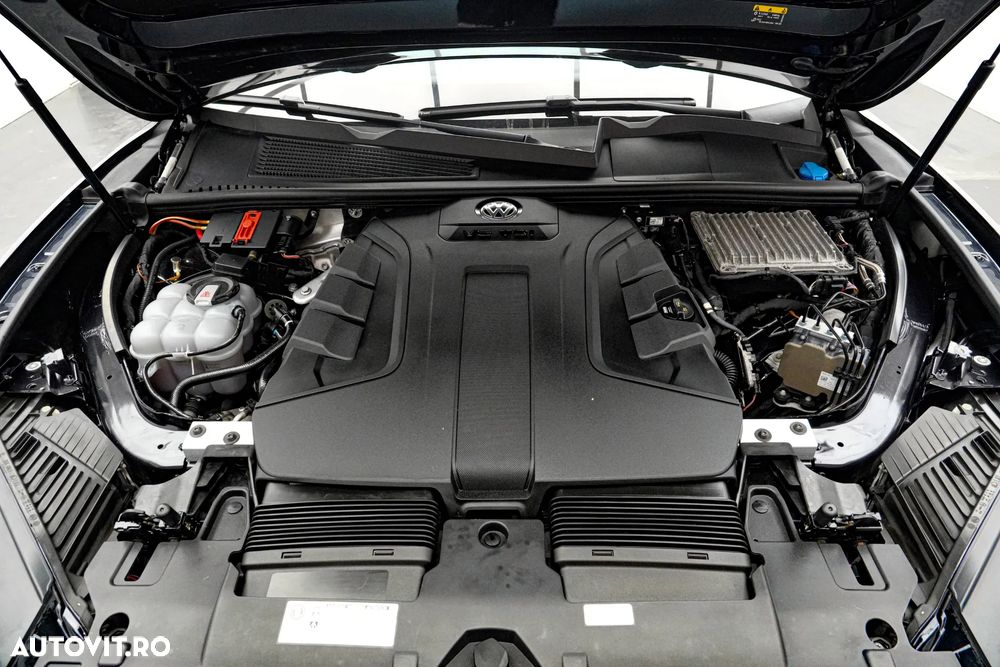 Volkswagen Touareg 3.0 V6 TDI 4Motion DPF Automatik R-Line - 30