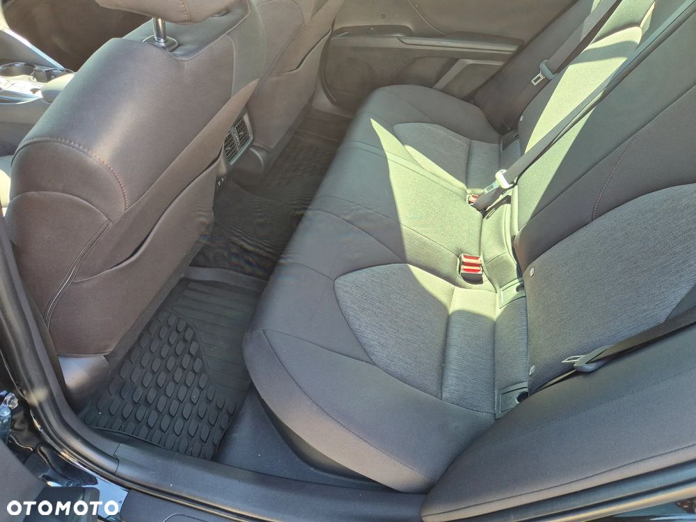 Toyota Camry 2.5 Hybrid Comfort CVT - 12