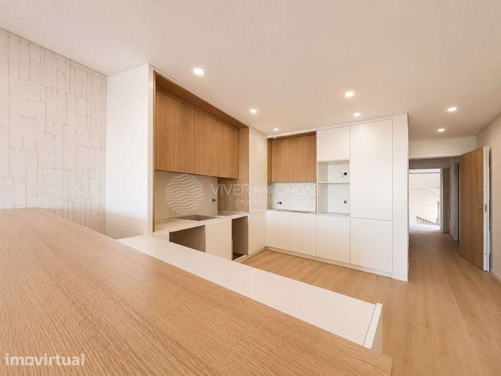 T3 novo c/ Parqueamento, único no piso, mobilado e decorado | Facha... - Grande imagem: 5/47