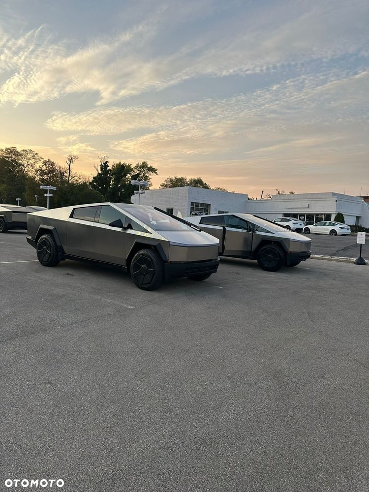 Tesla Cybertruck - 15