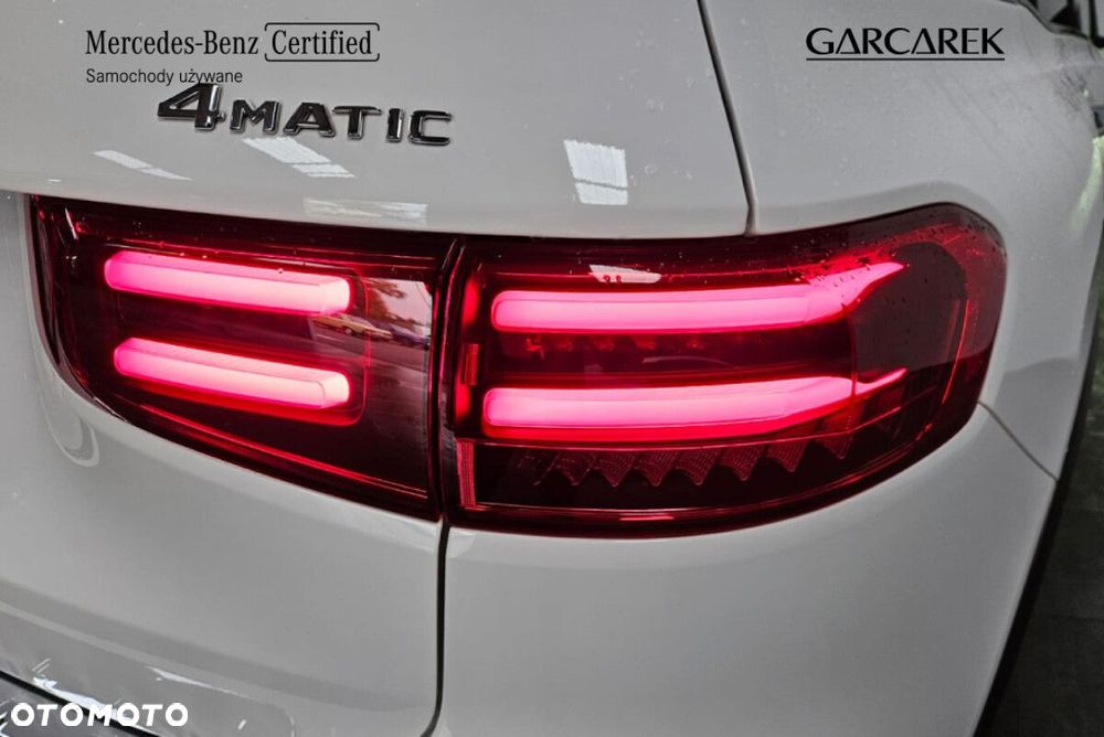 Mercedes-Benz GLB - 12